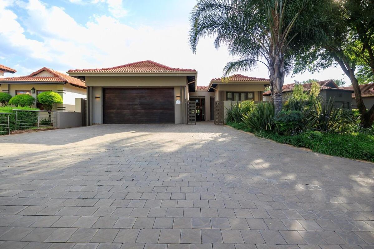 1 On Cormorant - Pecanwood Hartbeespoort Exterior photo